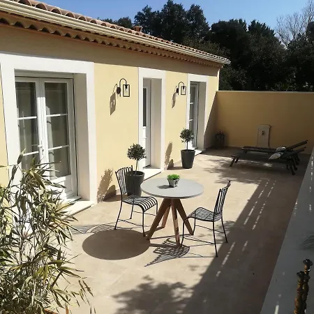 Holiday home Le Mazet D'olivia, Escapade Romantique En Provence *