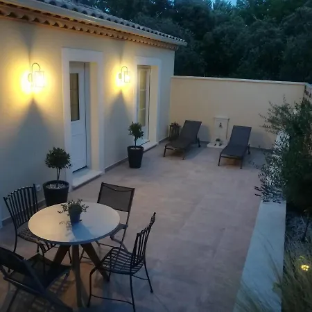 Holiday home Le Mazet D'olivia, Escapade Romantique En Provence *